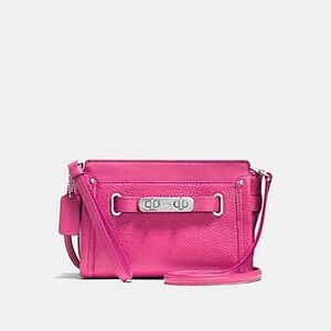 COACH F53032 SWAGGER WRISTLET IN PEBBLE LEATHER SILVER/DAHLIA